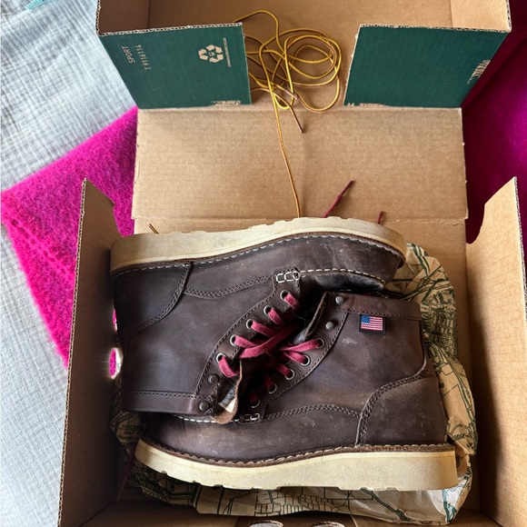 Danner women’s Brown Boots - Picture 1 of 4